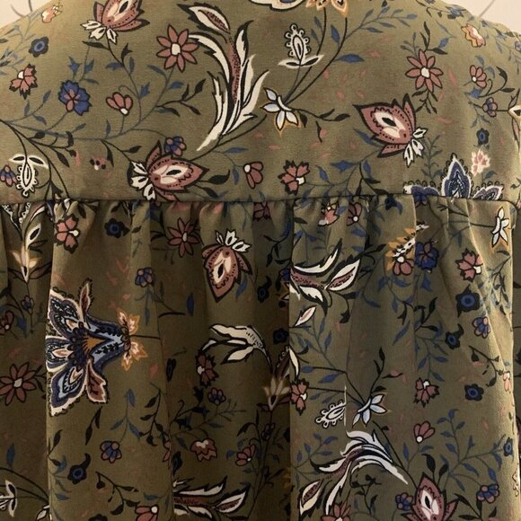 Rachel Zoe. Size Medium. Long Sleeve. Button Up. Oversized Smock Style   B72. - Picture 6 of 7